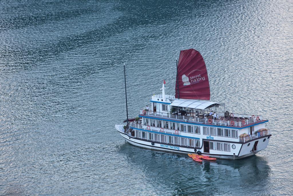 Hotel Secret Halong Cruise Hạ Long Exterior foto