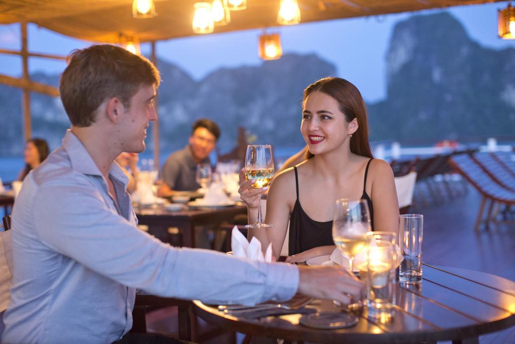 Hotel Secret Halong Cruise Hạ Long Exterior foto