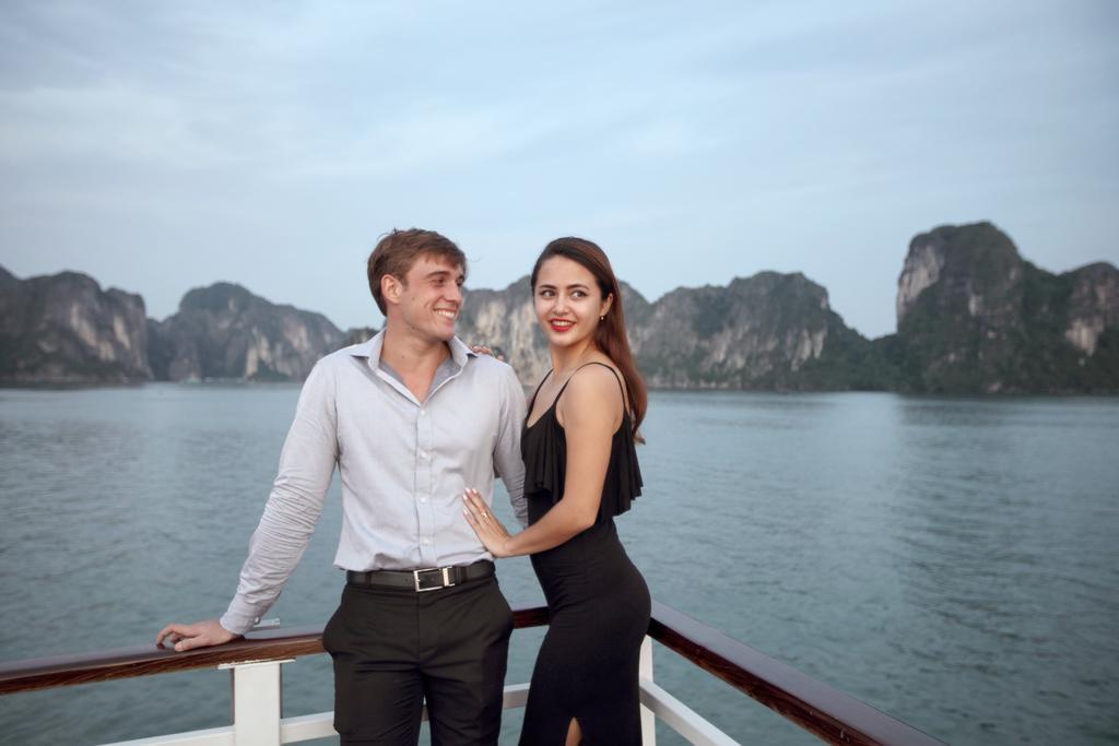 Hotel Secret Halong Cruise Hạ Long Exterior foto