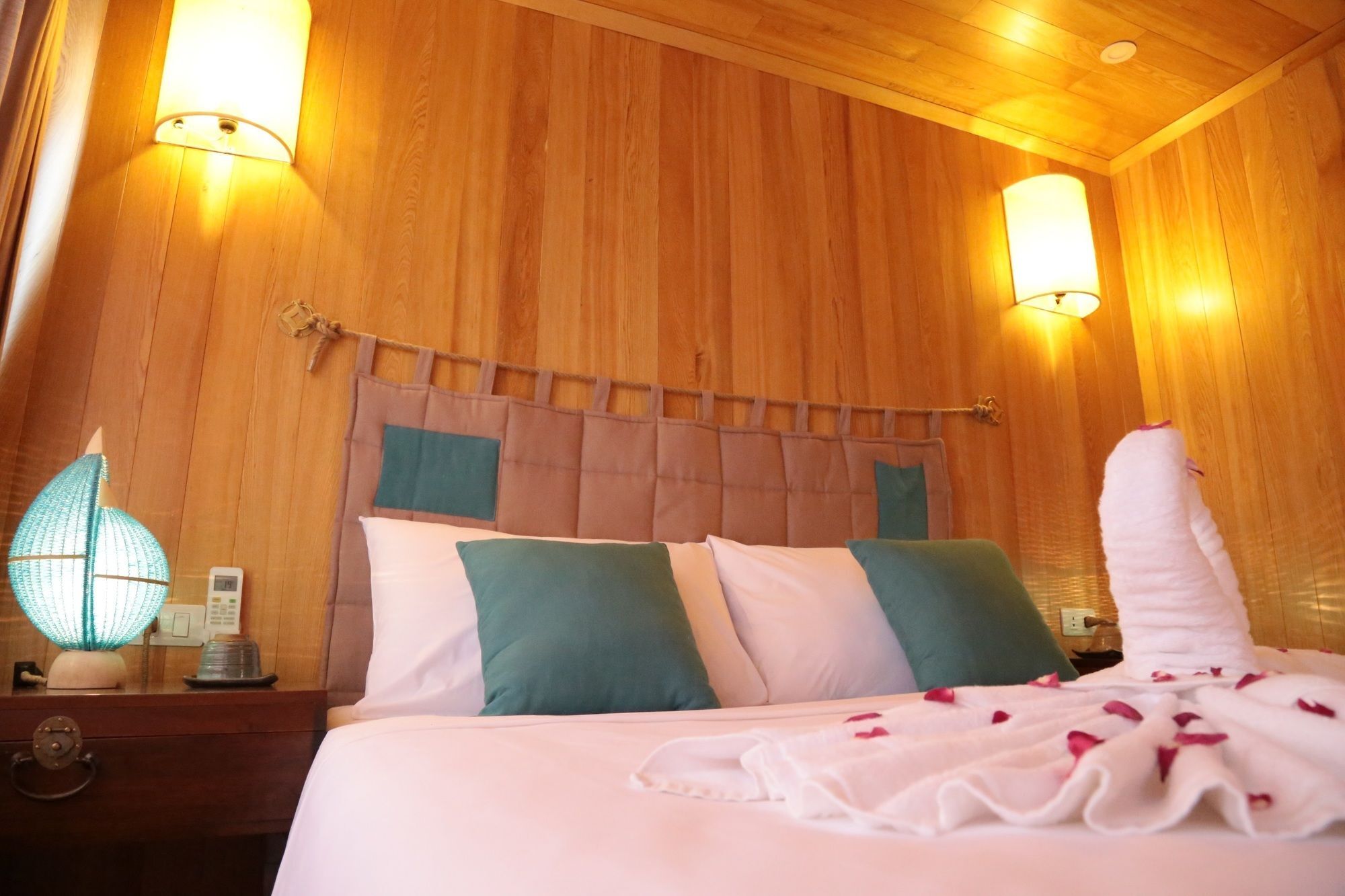 Hotel Secret Halong Cruise Hạ Long Exterior foto